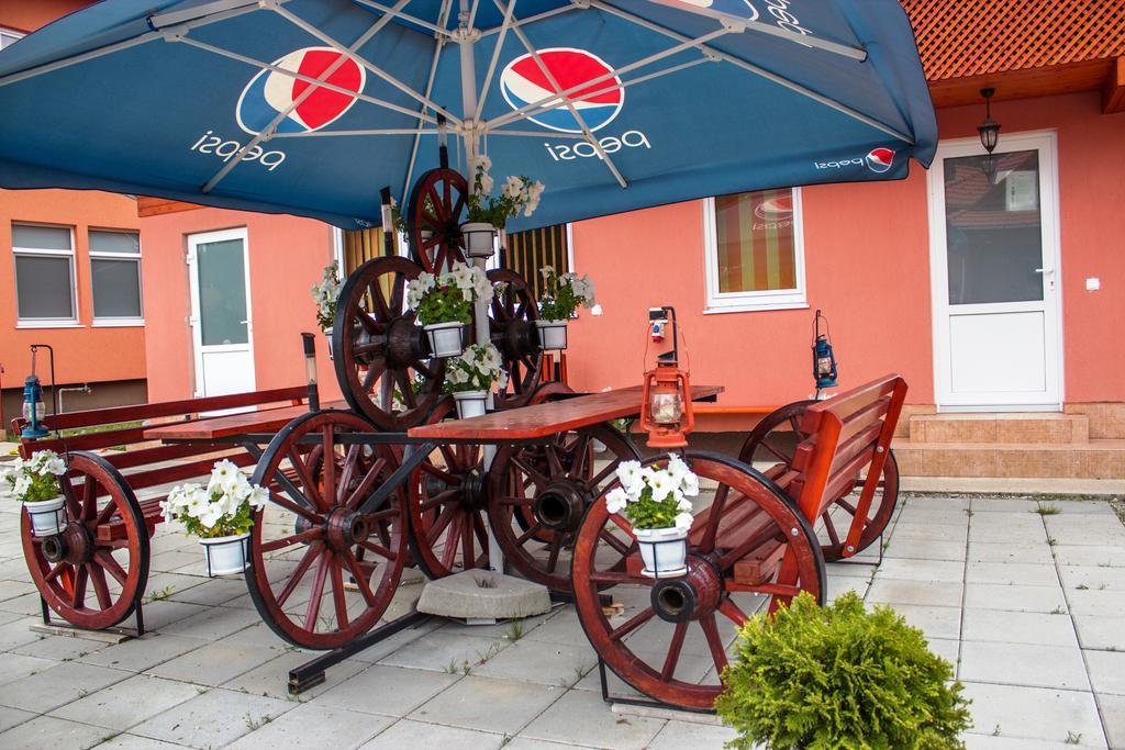 Bed and Breakfast Picnic Panzio Lunca de Sus Exterior foto