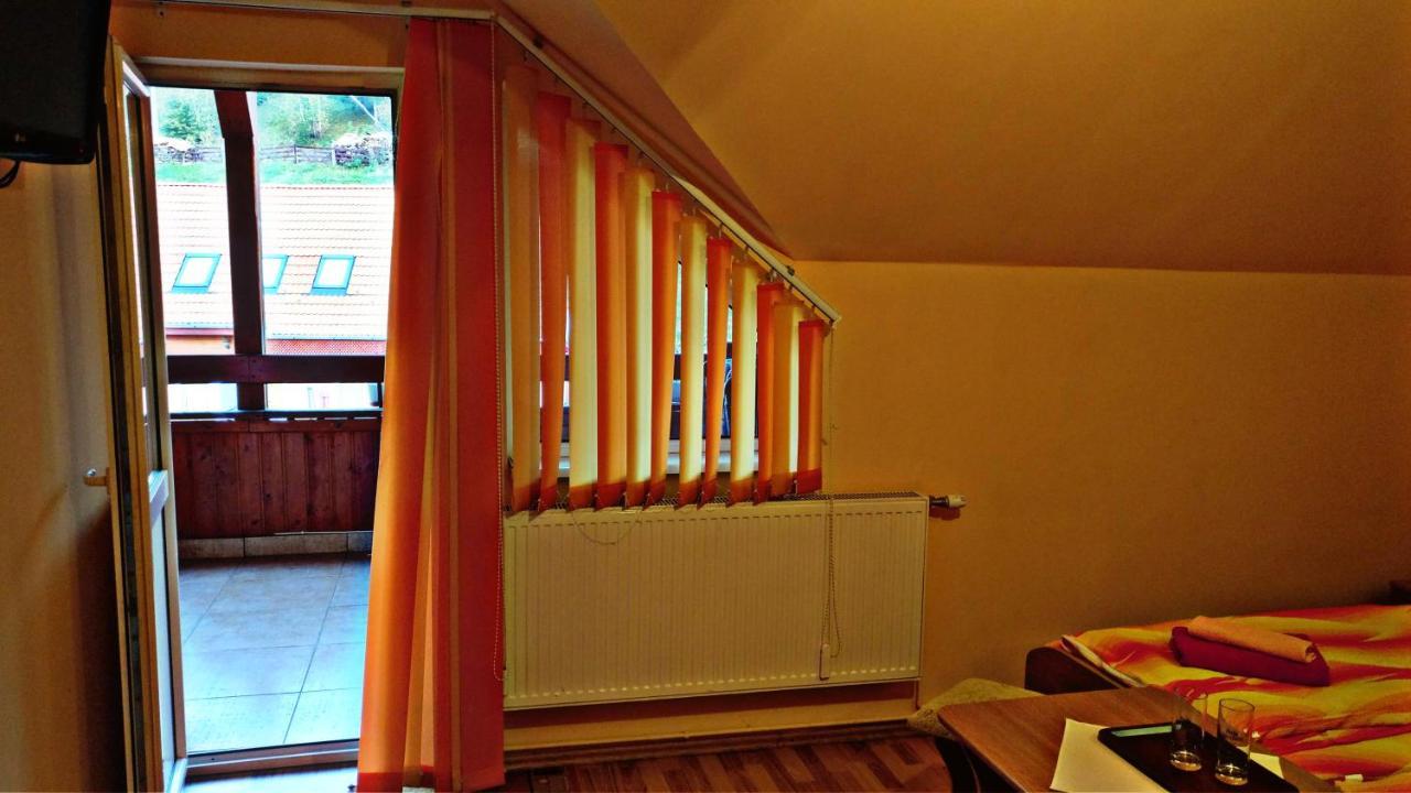 Bed and Breakfast Picnic Panzio Lunca de Sus Exterior foto